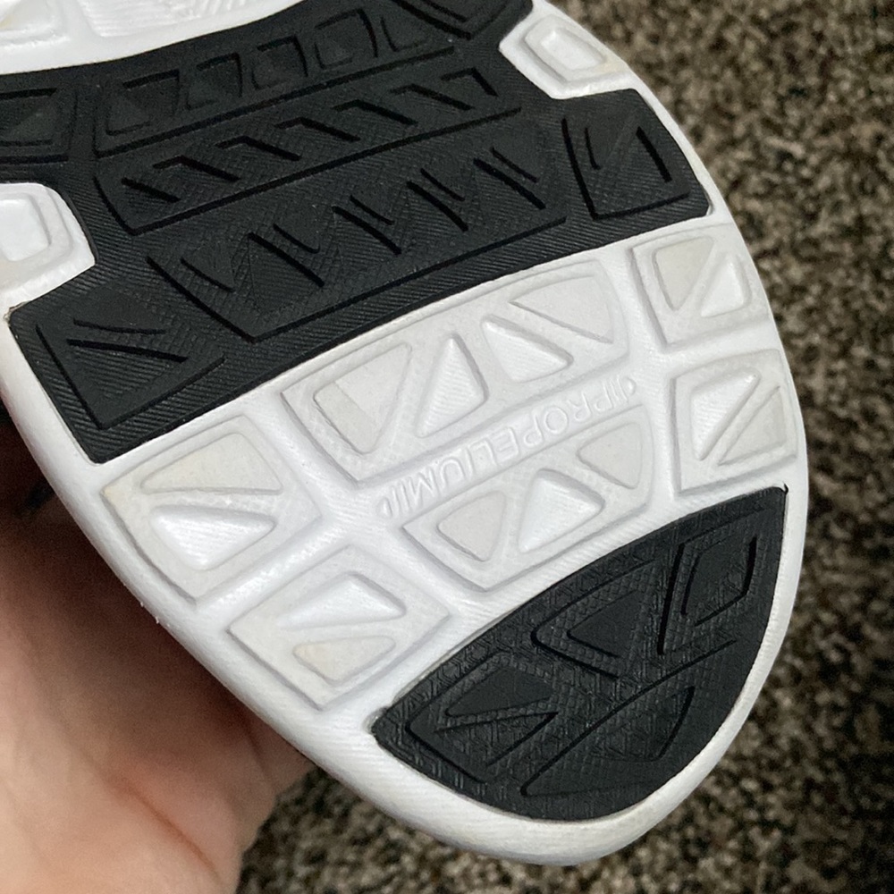 APL Techloom Wave Metallic Sneakers, like new - Picture 7 of 10